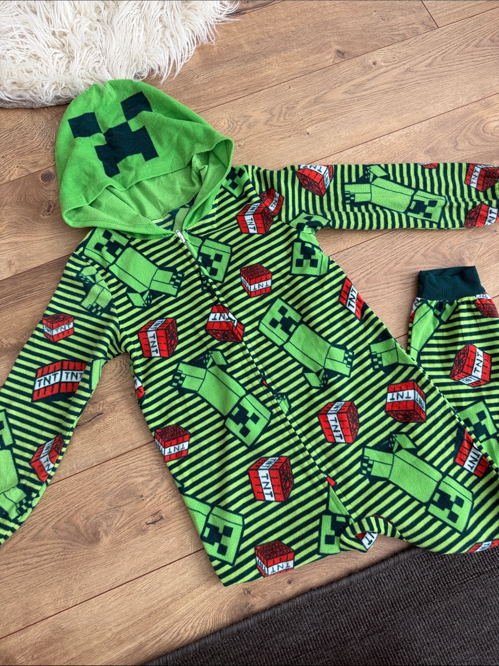 Kids Green Creeper pajama suit